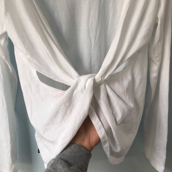 Fabletics • White Open Back Long Sleeve Tee NWT - Picture 7 of 8